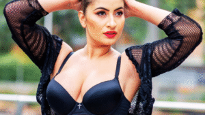 వనజ ఆంటీ పుకు నాకడానికి పిలిచి గుద్ద  దెంగుకుంది