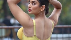 ట్యూషన్ అక్క తో సరసాలు